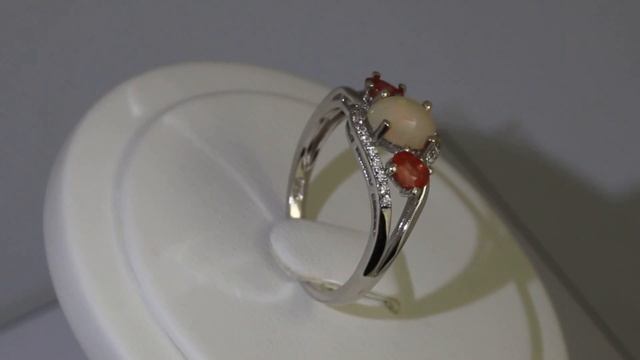 Серебряное кольцо с натуральным опалом и сапфиром смотреть онлайн