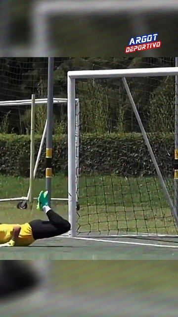 Así fue como el portero René Higuita inventó la “parada del escorpión” смотреть онлайн