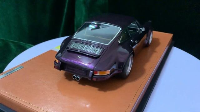 Make Up 1/18 Singer 911(964) Coupe Amethyst Metallic EML090B смотреть онлайн