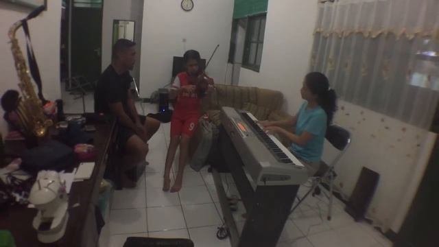 Ray, Mira, Neio: A Thousand Miles - Vanessa Carlton (cover) смотреть онлайн