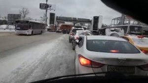 Как пропускают скорую помощь в Москве