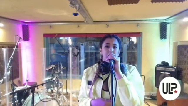 Presentacion previa al Urban Pop Festival - Formato Acústico смотреть онлайн
