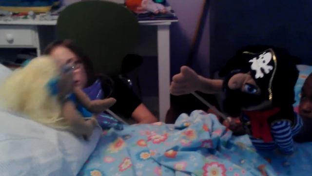 Mermaid and pirate puppet pals смотреть онлайн