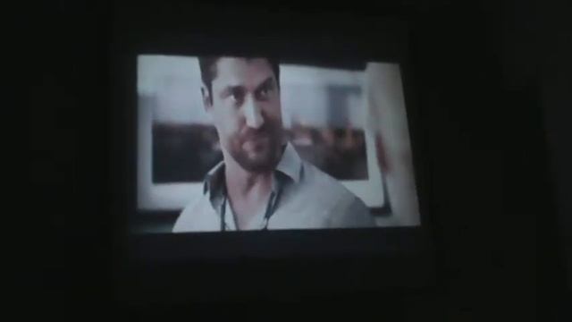 AAXA P2 Projector playing Ugly Truth.MPG смотреть онлайн