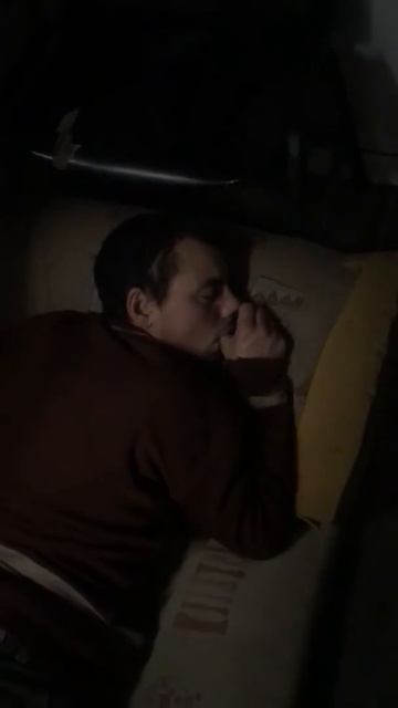 Коры сосет палец в 27 лет!) смотреть онлайн