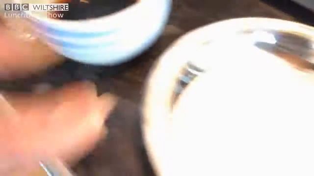 Sugar Shocker! The sugar in a 500ml bottle of Coke смотреть онлайн