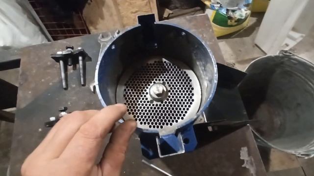 Каким способом лучше притереть матрицу гранулятора? смотреть онлайн
