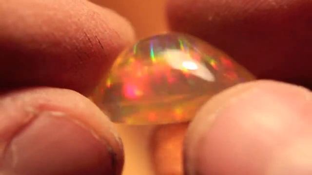 16.06ct Beautiful Rainbow Prism Pattern Welo Crystal Opal смотреть онлайн