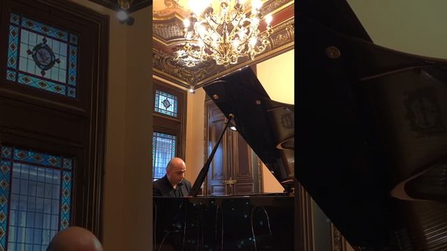 Chopin, Nocturne op. 9 n 2. смотреть онлайн