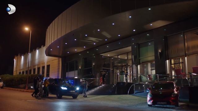 7. Bölüm: İHANETTEN GERİ KALAN - Kraliçe Özet смотреть онлайн