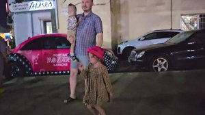 #Анапа Влог. Цены на Аквапарк летом. Вечерняя прогулка по Анапе. Музыка в кафе летом и танцы.