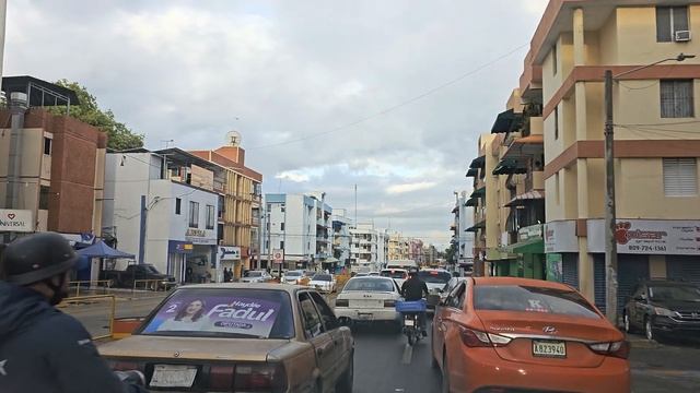 Continúan los tapones en Santiago de los Caballeros a toda hora del día. смотреть онлайн