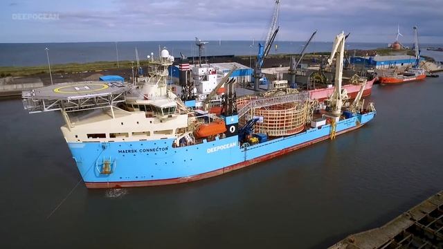 Maersk Connector simultaneously spooling two HVDC subsea power cables смотреть онлайн