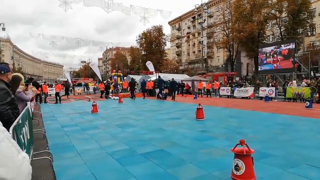 Пожарники за работой | Пожарники соревнуются в Киеве | Пожарно прикладной спорт в Украине #пожар смотреть онлайн
