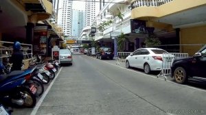 The Agate Pattaya Boutique Resort and a walk around the local area