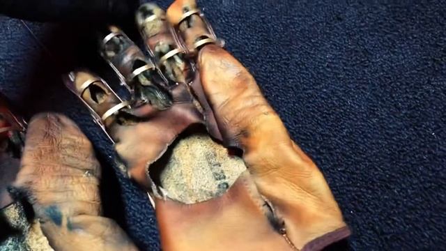 What’s The Difference ? Freddy Glove ANOES Revenge 1985 смотреть онлайн