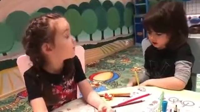 Алла Виктория и Мартин Киркоровы выучили стихотворение для бабушки Мари смотреть онлайн