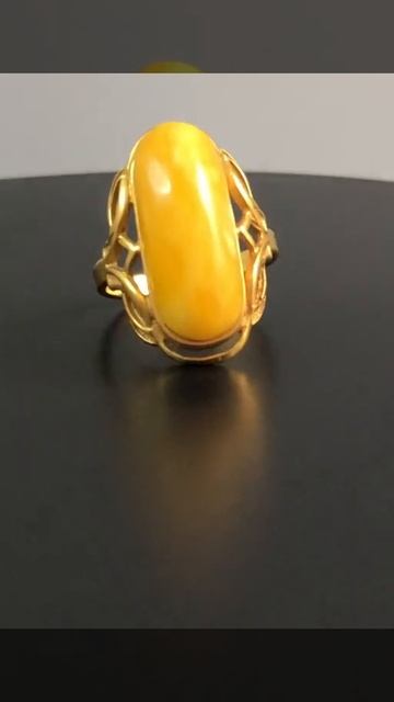 Позолоченное кольцо с натуральным желтым янтарем, СССР, 1991 год. смотреть онлайн