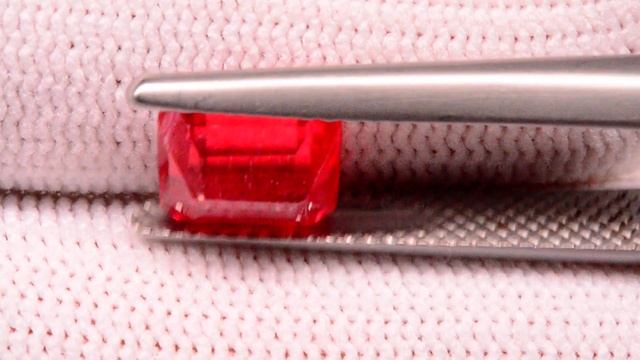 Rhodonite 2.00 Carats