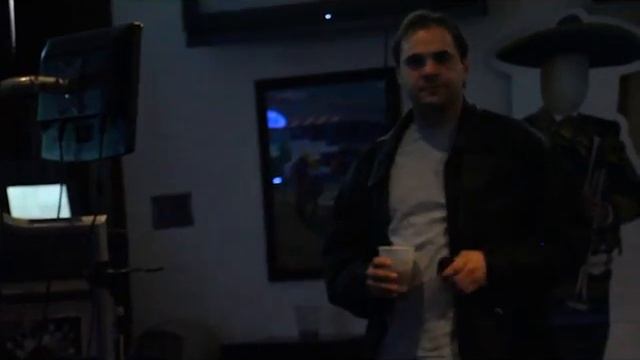 Sal Singing Karaoke; Beastie Boys, Radiohead, and Bon Jovi смотреть онлайн