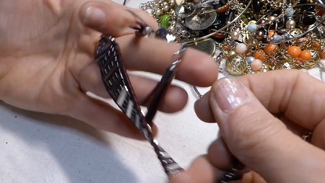 ThreadUp 5lb Jewelry Rescue Box - Silver, Alex & Ani, Amber