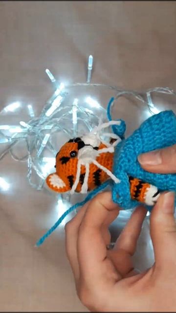 Тигрик девочка в снимающемся платьице. #handmadedjyka #тигр #скороновыйгод смотреть онлайн