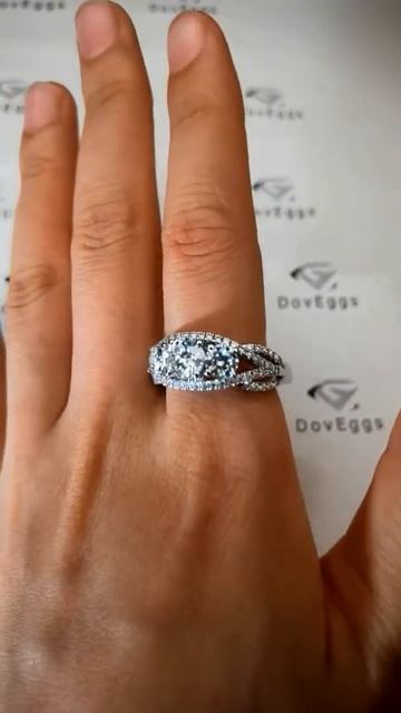 Doveggs cushion cris cross band three-stone moissanite ring/lab diamond ring смотреть онлайн