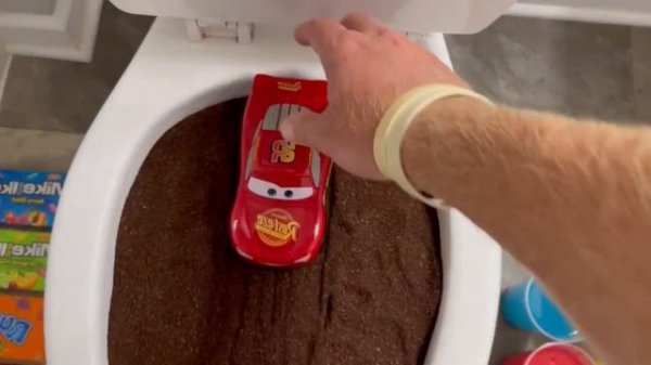 Will it Flush? Coca Cola, Fanta, Mirinda Balloons, Plastic Balls, Candy, M&M's, Chocolate, Surprise