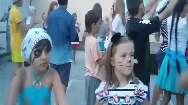 Танец Волна в исполнении отряда Улыбка смотреть онлайн