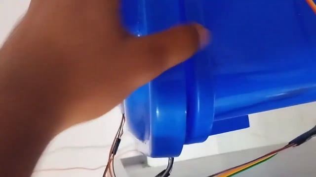Smart garbage system using solar panel and GSM || engineering projects || iot projects смотреть онлайн