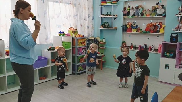 Музыкально-ритмическая игра "Здравствуйте ладошки" группа раннего возраста "Совята" смотреть онлайн