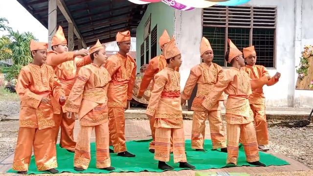 Tari Pedang dan mamotong oleh SDN 025 Tanjung Rambutan 2024 смотреть онлайн