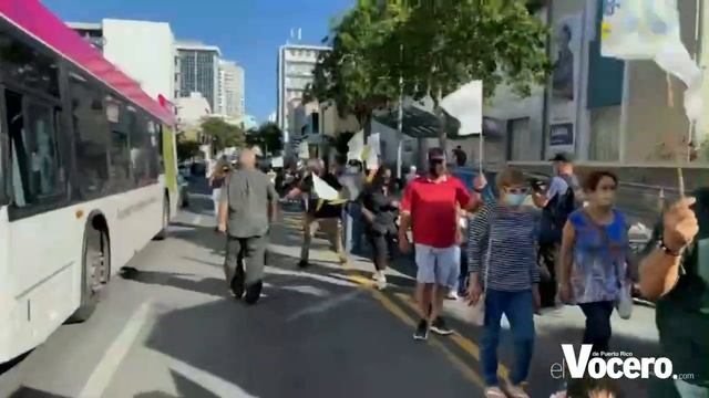 Protesta contra LUMA Energy frente a las facilidades de Santurce смотреть онлайн