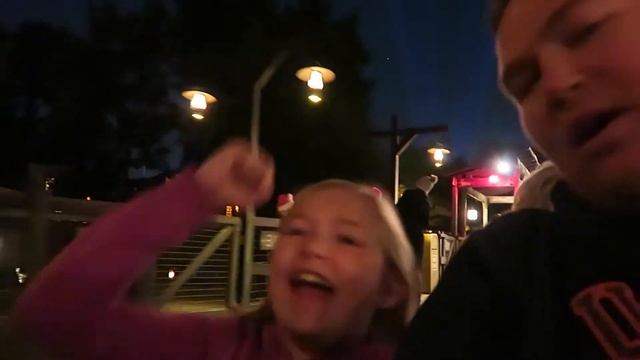 Pluto is taking out kids!!! MattVersus from Disneyland смотреть онлайн