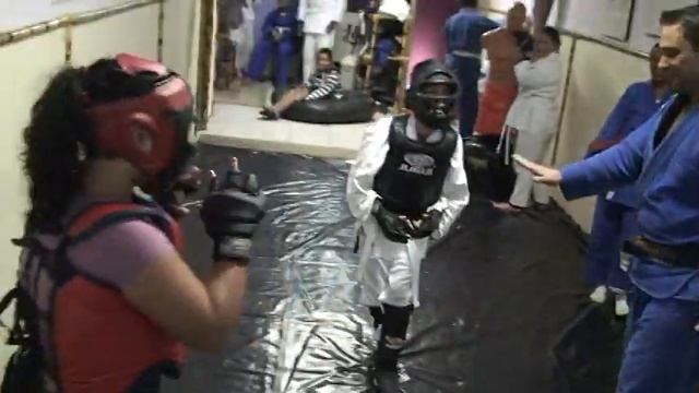 Igor e Juloa Kanjõ Yori Budo Jutsu смотреть онлайн