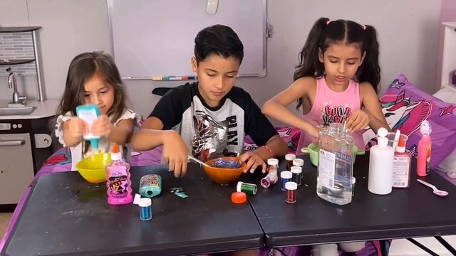 Make Easy Slime With Nicole смотреть онлайн
