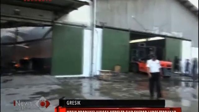 PABRIK PENGOLAHAN KAYU ROTAN TERBAKAR