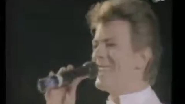 David Bowie & Tina Turner Tonight Live - The Rockola Picture Show Magazine.