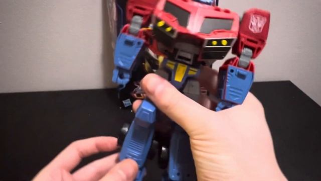 Transformers Legacy Untied Voyager Class Animated Optimus Prime Unboxing смотреть онлайн