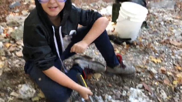 Mount Apatite Rockhounding Digging Garnet Mica Quartz Trip смотреть онлайн