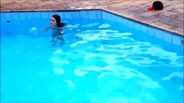 DESAFIO DA BOIA NA PISCINA смотреть онлайн