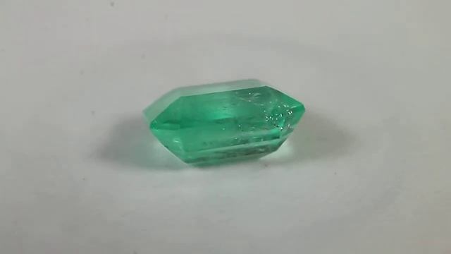 2.38cts Marvelous Bright Green Emerald Cut Colombian Emerald Gemstone! смотреть онлайн