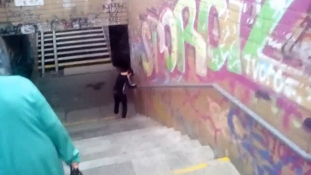 ШОК!!! Пьяная девка!!! В ХЛАМ!!!