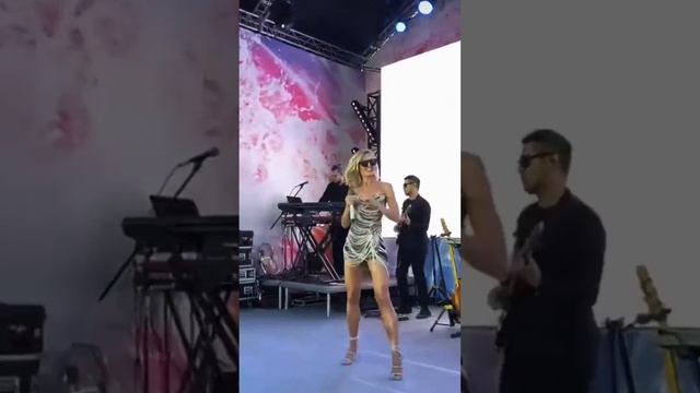 Полина Гагарина-Вода смотреть онлайн