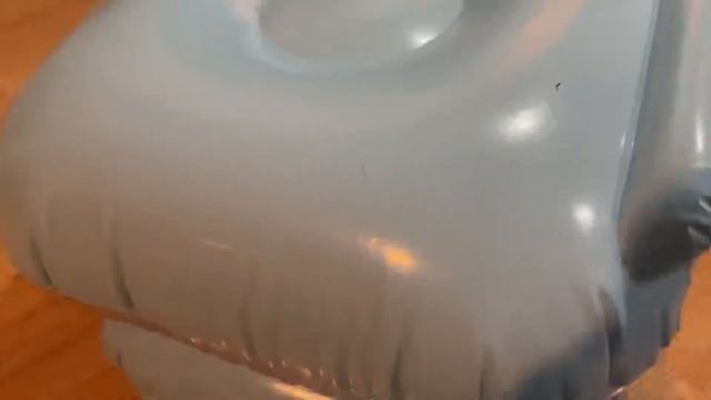 My new inflatable chair смотреть онлайн