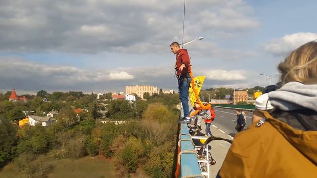 Прыжок с моста 58м. смотреть онлайн