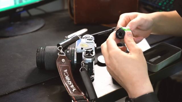 Fixing An Old Camera. Yashica FX-D Quartz.