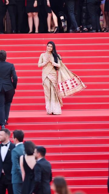 CANNES FILM FESTIVAL 2022: AImee Baruah the second Assamese actress walk on the RED-CARPET смотреть онлайн