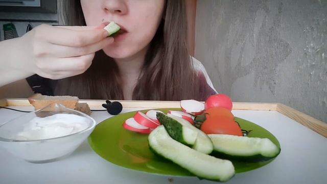 МУКБАНГ|АСМР|ХРУСТЯЩИЕ ОВОЩИ С СОУСОМ |ASMR |CRISPY VEGETABLES смотреть онлайн