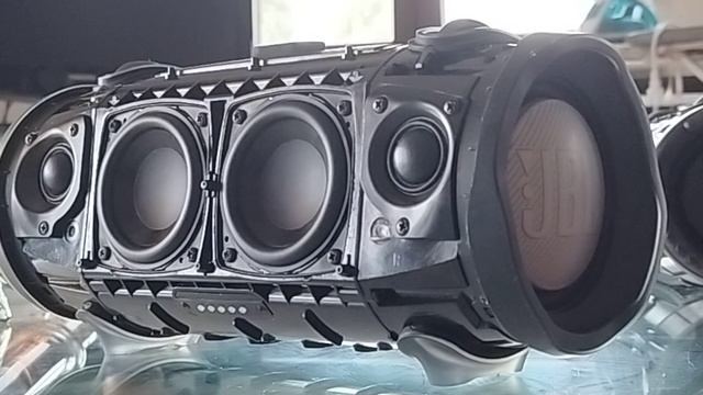 JBL XTREME 2 GT ~ DOPE JBL!! BASS TEST смотреть онлайн